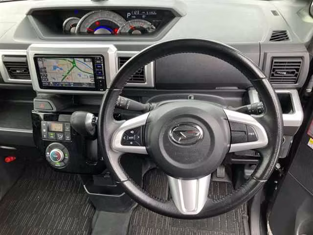 DAIHATSU WAKE