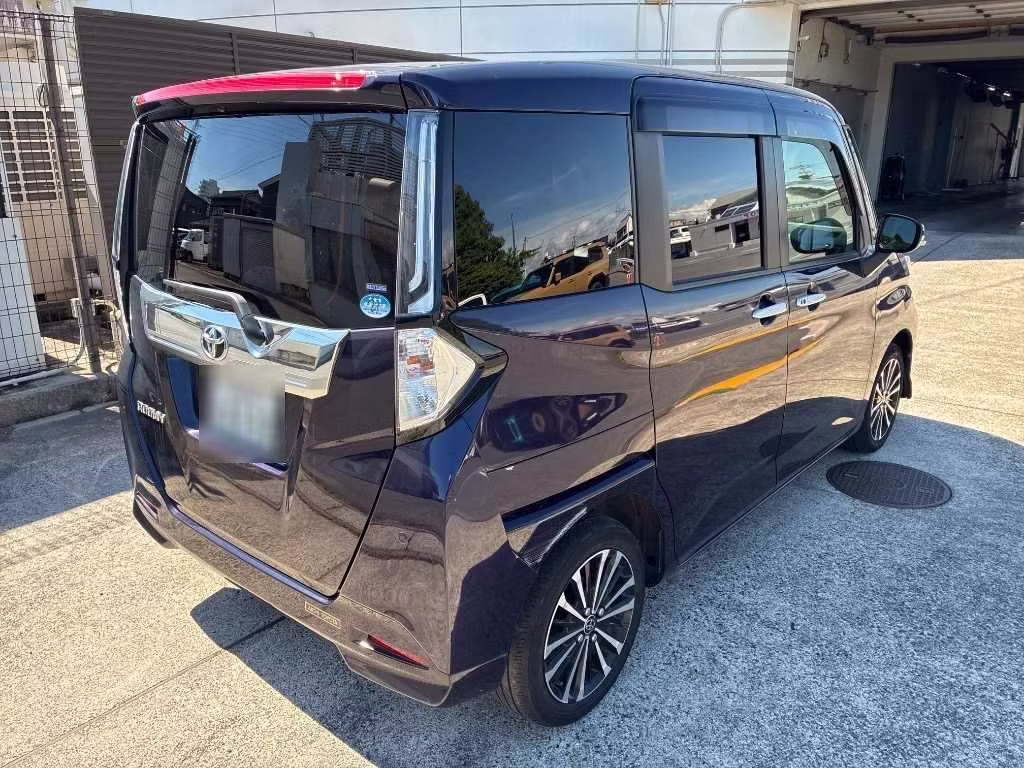 TOYOTA ROOMY