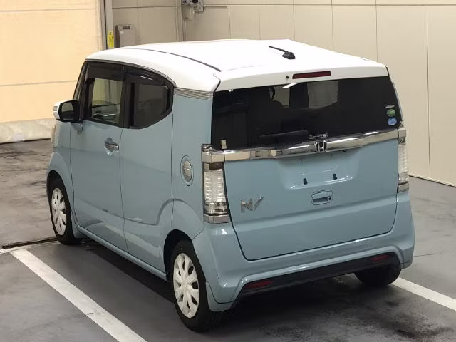 HONDA N-BOX SLASH