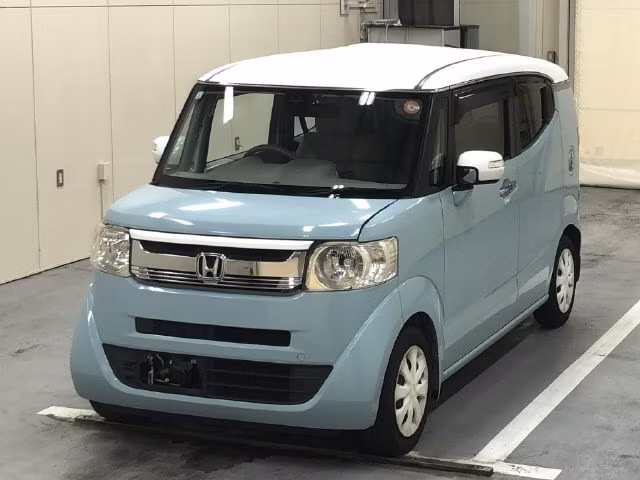 HONDA N-BOX SLASH