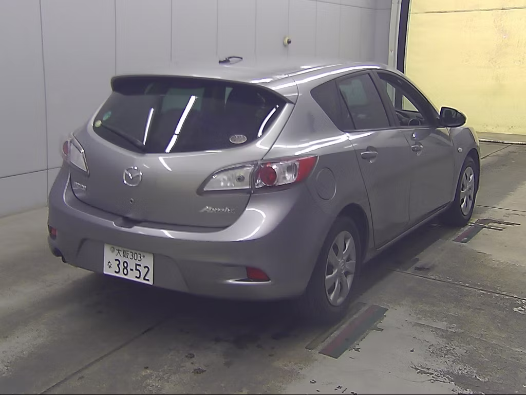 MAZDA AXELA