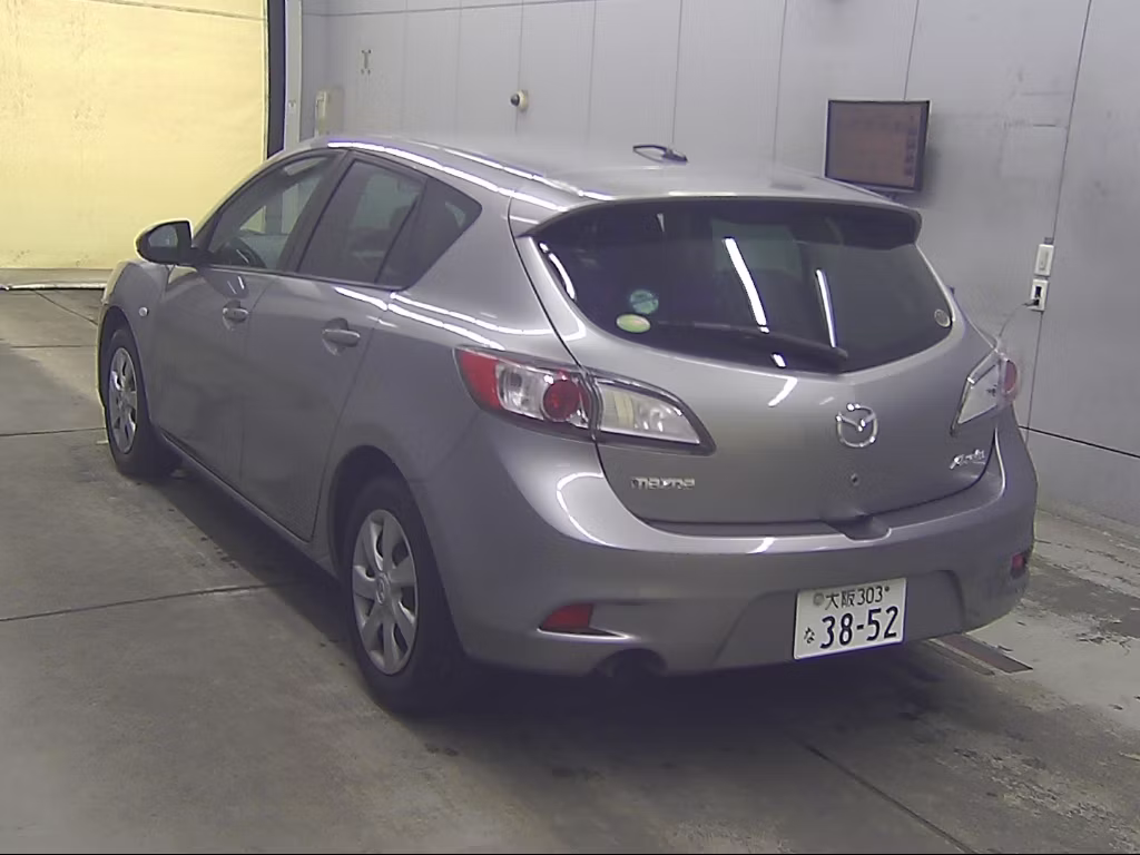 MAZDA AXELA