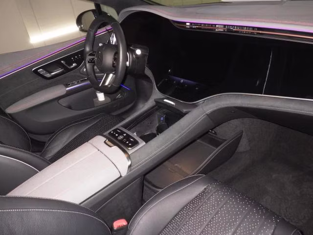 MERCEDES-BENZ EQS