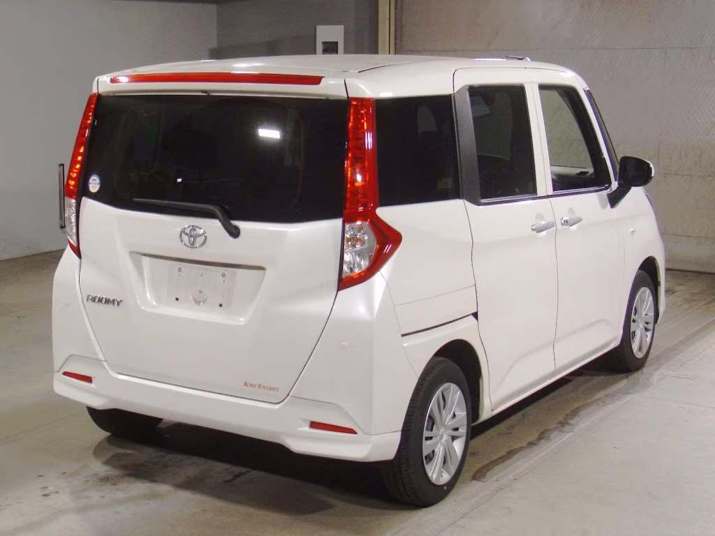 TOYOTA ROOMY