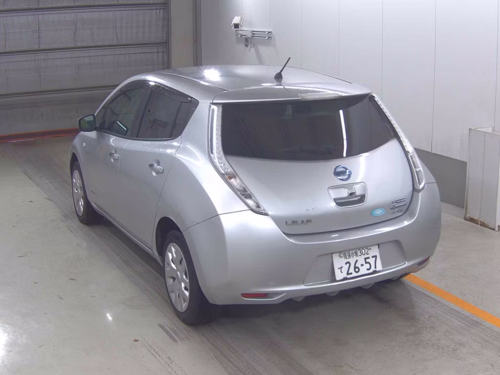NISSAN LEAF