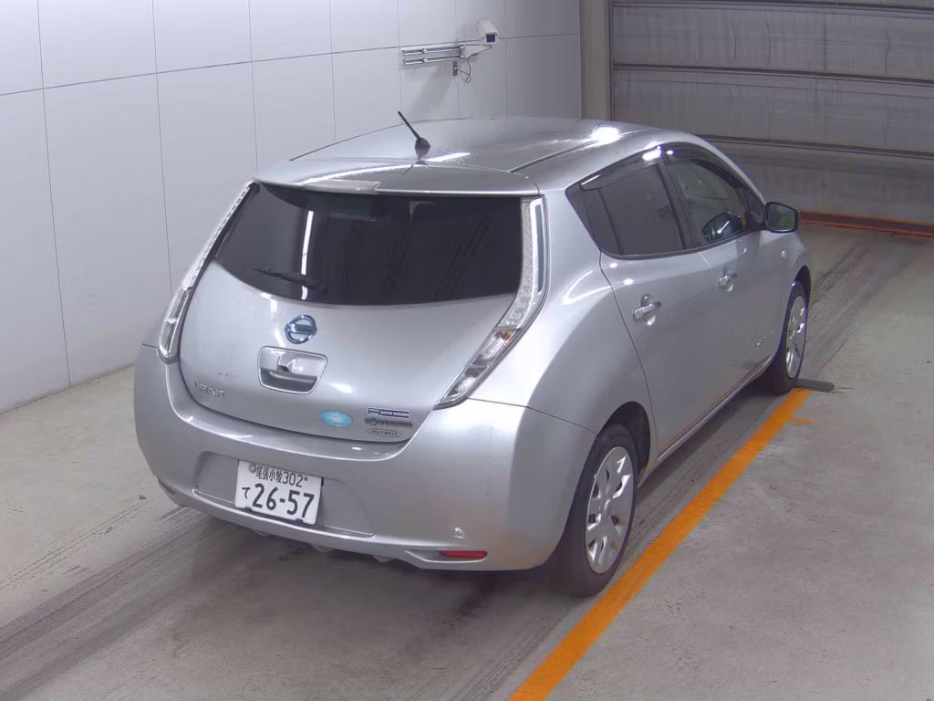 NISSAN LEAF