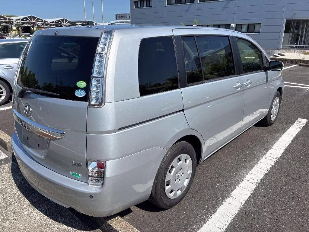 TOYOTA ISIS