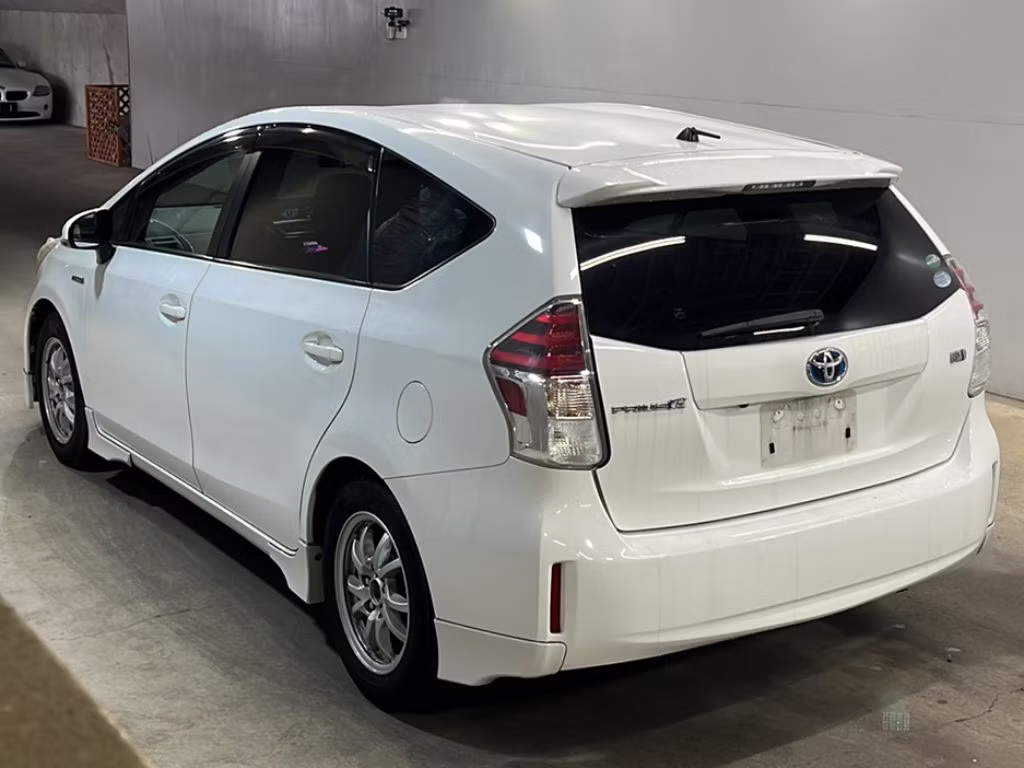 TOYOTA PRIUS ALPHA