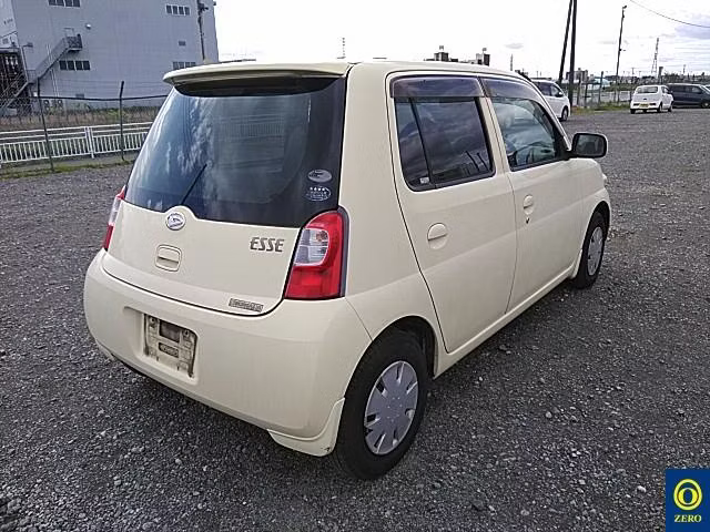 DAIHATSU ESSE