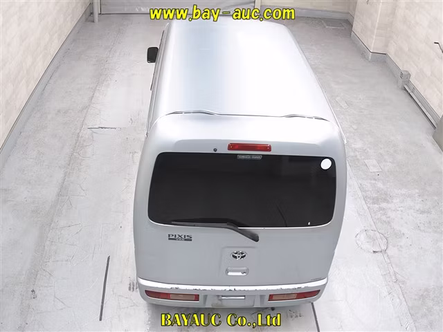 TOYOTA PIXIS VAN
