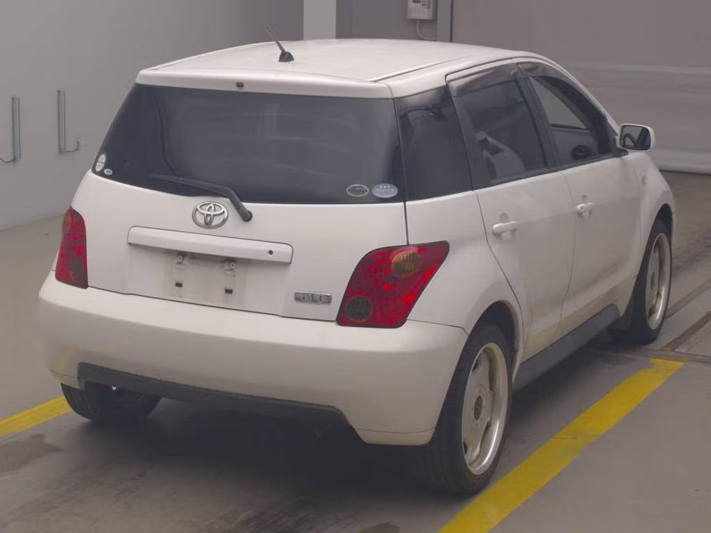 TOYOTA IST