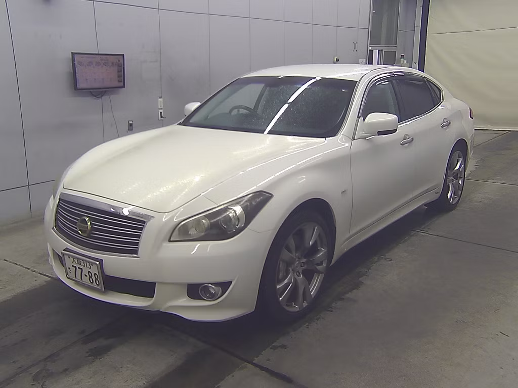 NISSAN FUGA
