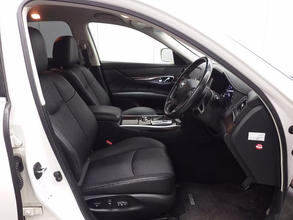 NISSAN FUGA