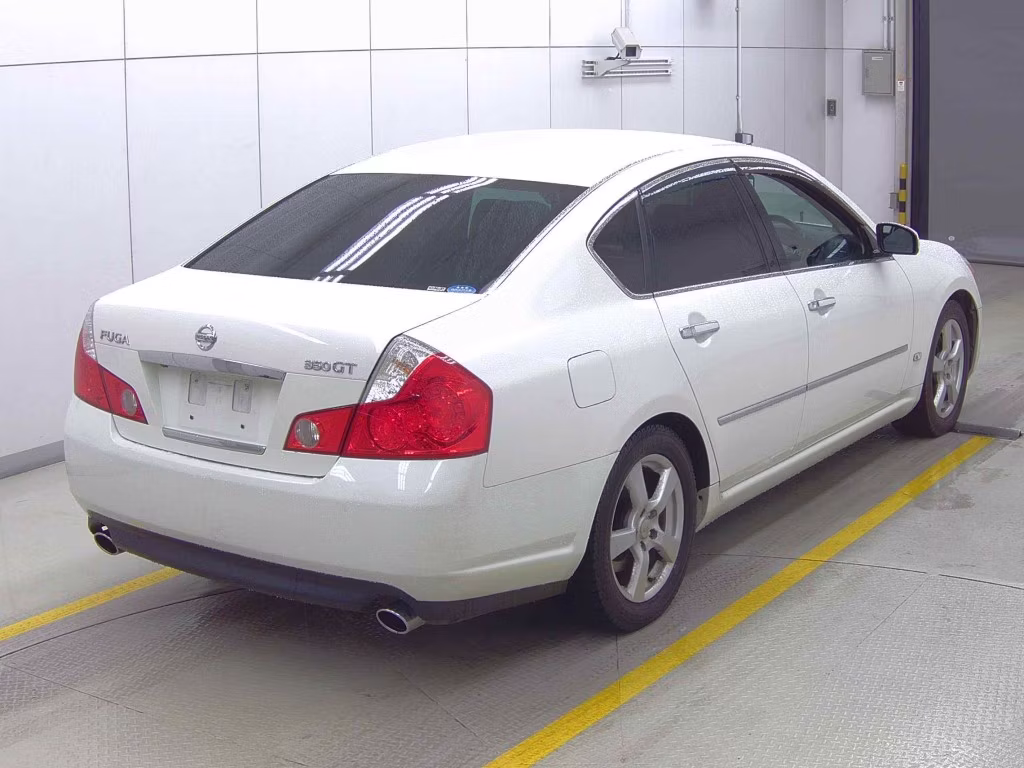 NISSAN FUGA