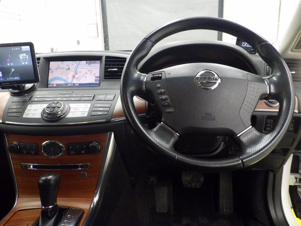 NISSAN FUGA