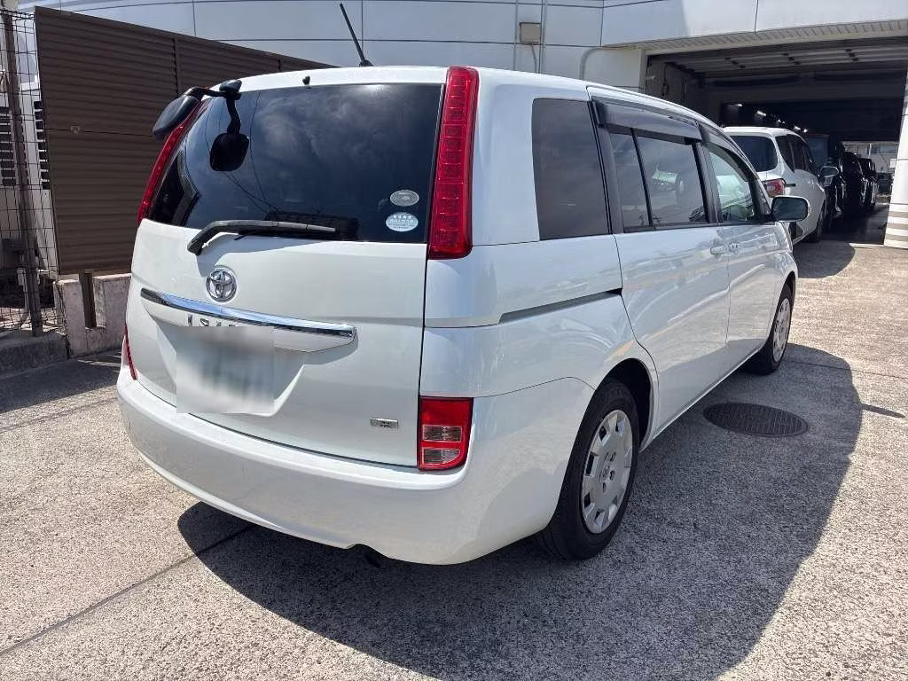 TOYOTA ISIS