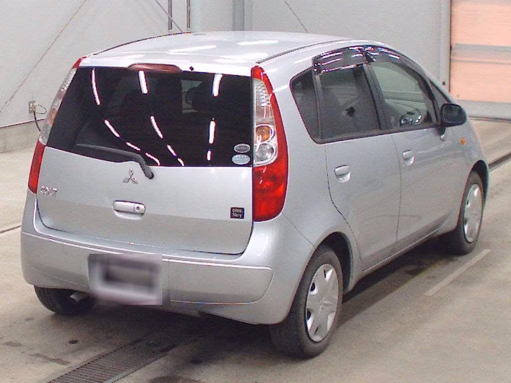 MITSUBISHI COLT