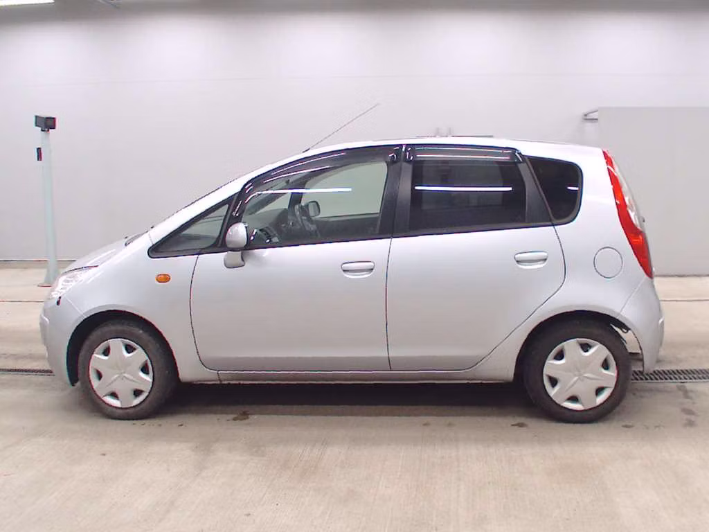 MITSUBISHI COLT