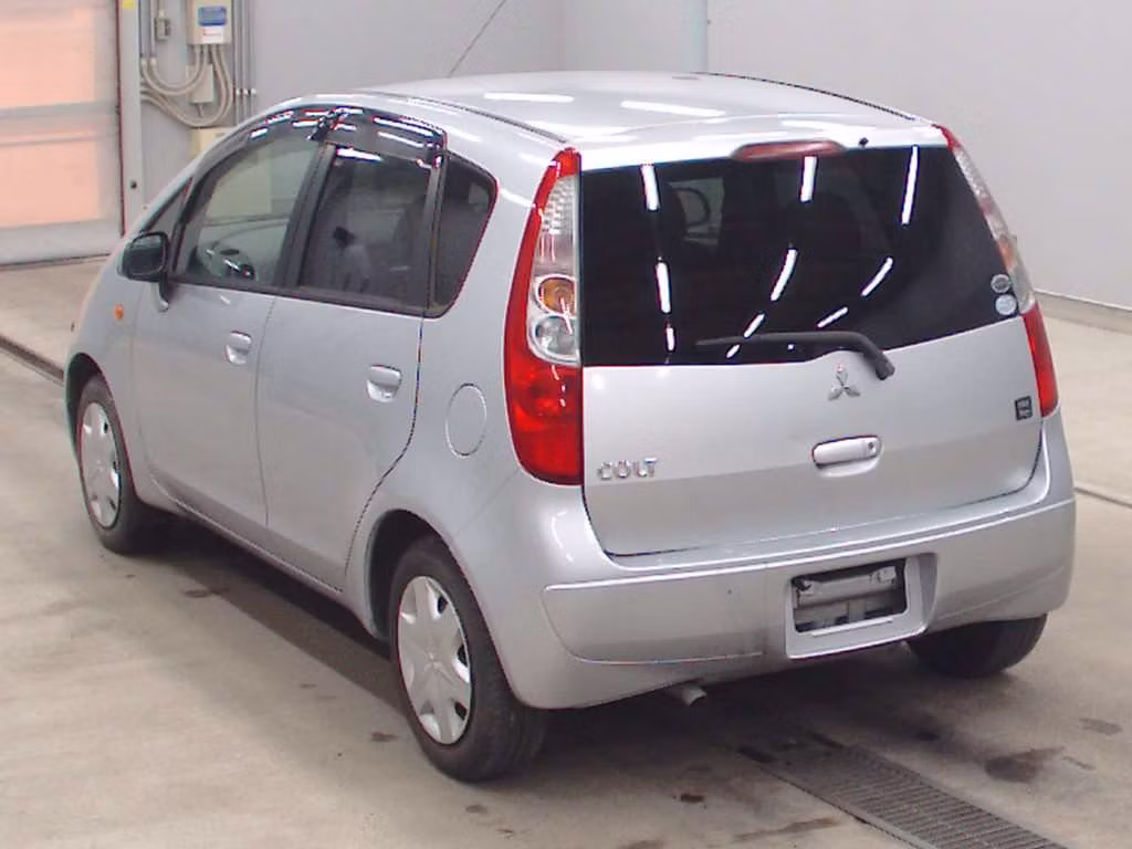 MITSUBISHI COLT