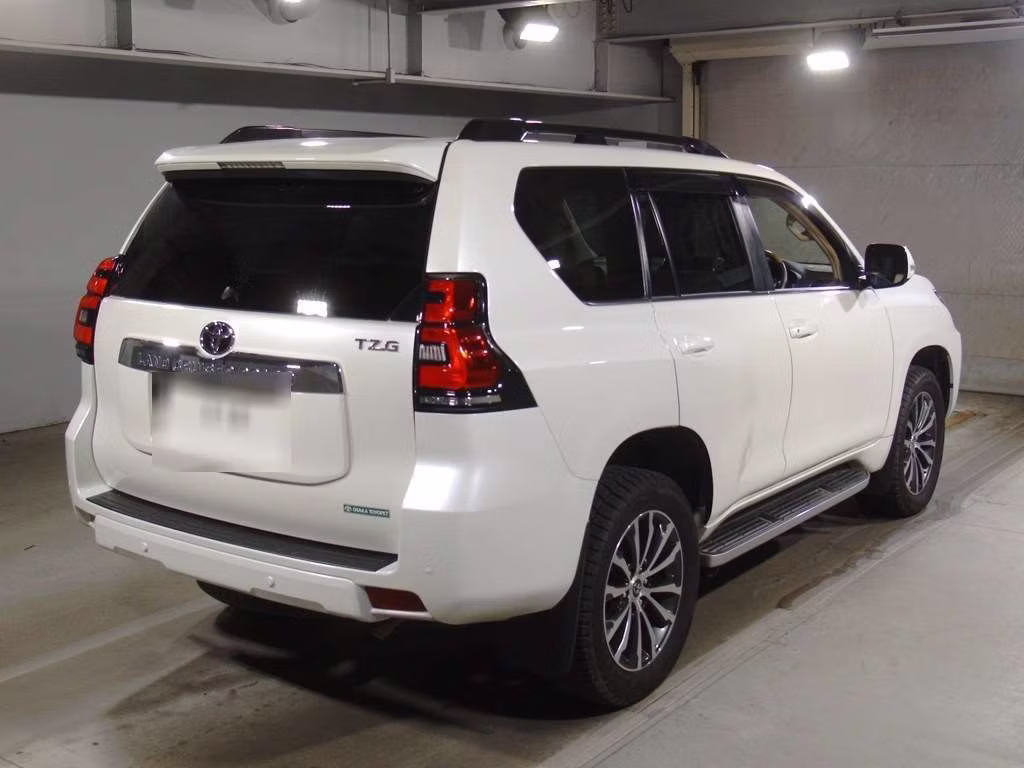 TOYOTA LAND CRUISER PRADO