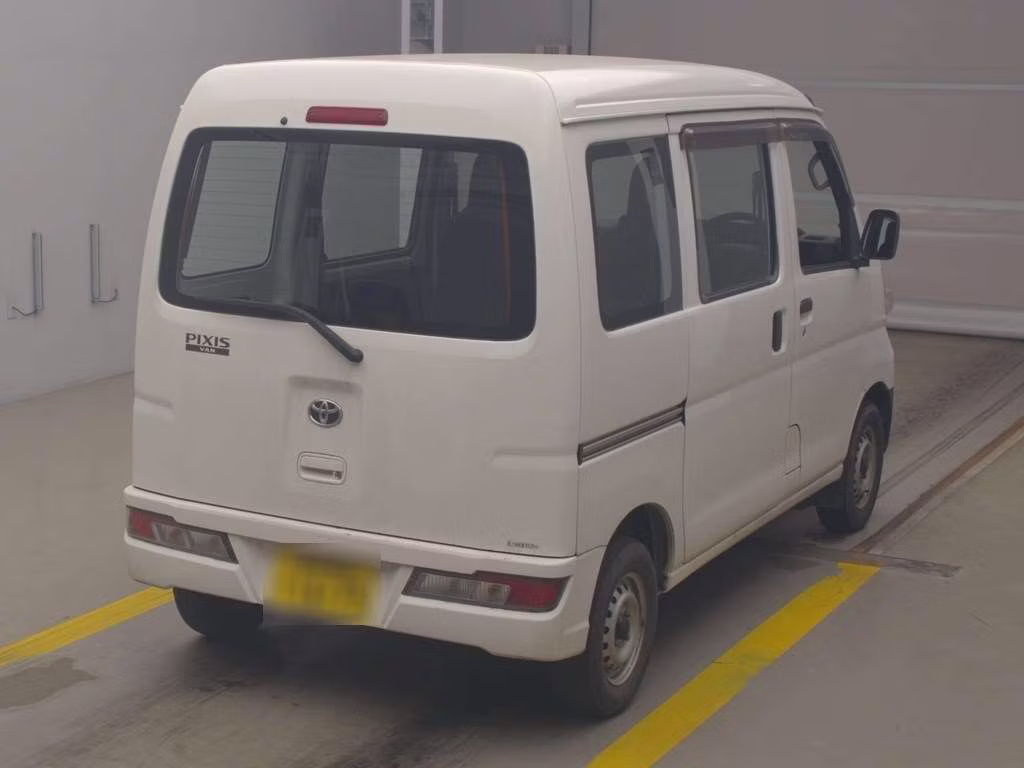 TOYOTA PIXIS VAN