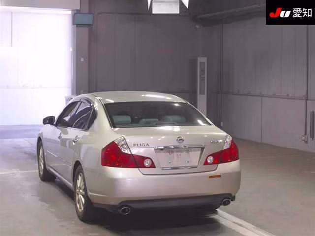 NISSAN FUGA