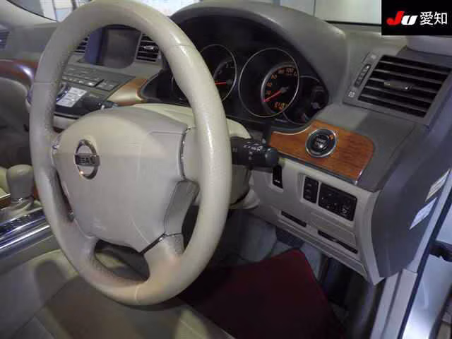 NISSAN FUGA