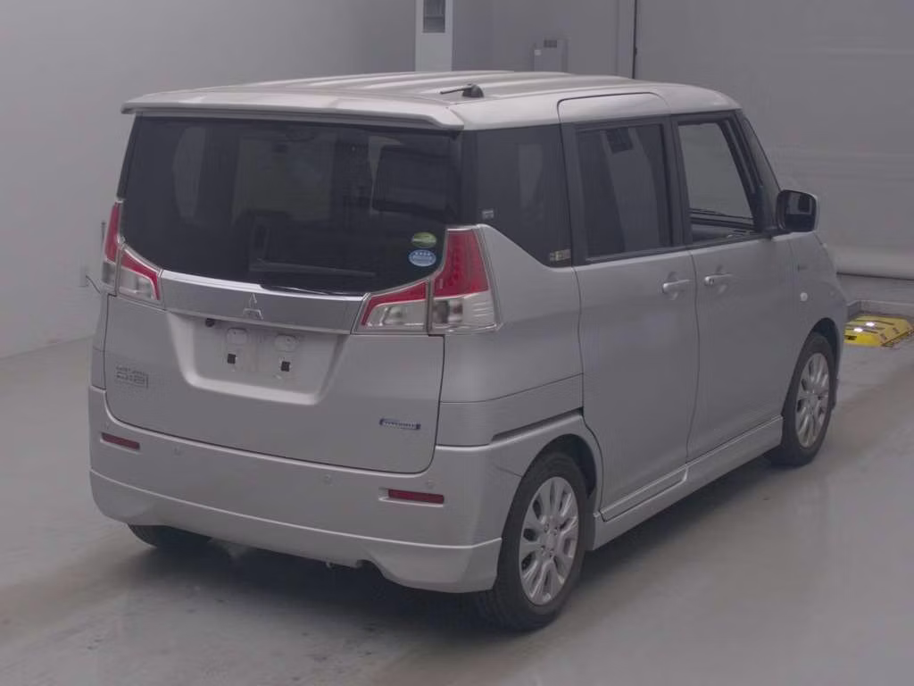 MITSUBISHI DELICA D:2
