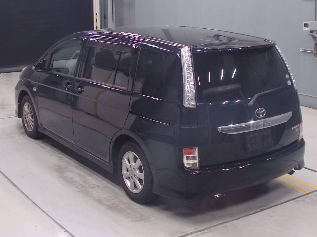 TOYOTA ISIS