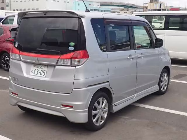 MITSUBISHI DELICA D:2