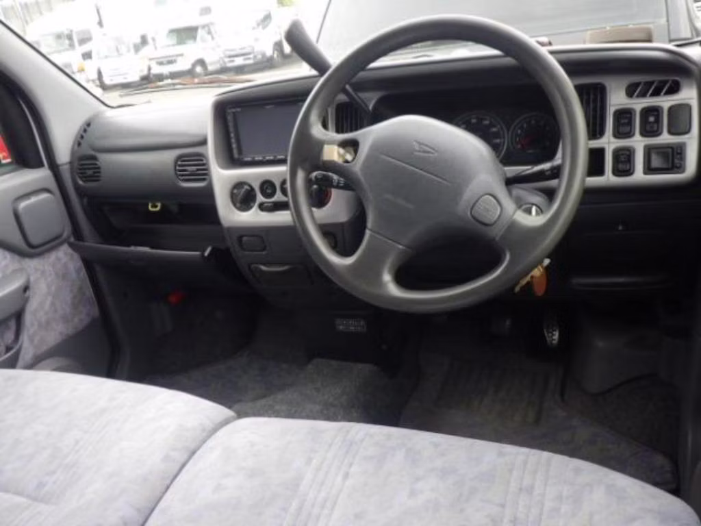 DAIHATSU ATRAI7