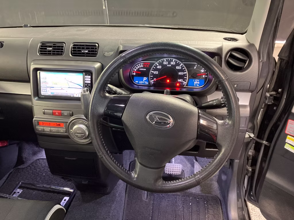 DAIHATSU MOVE CONTE