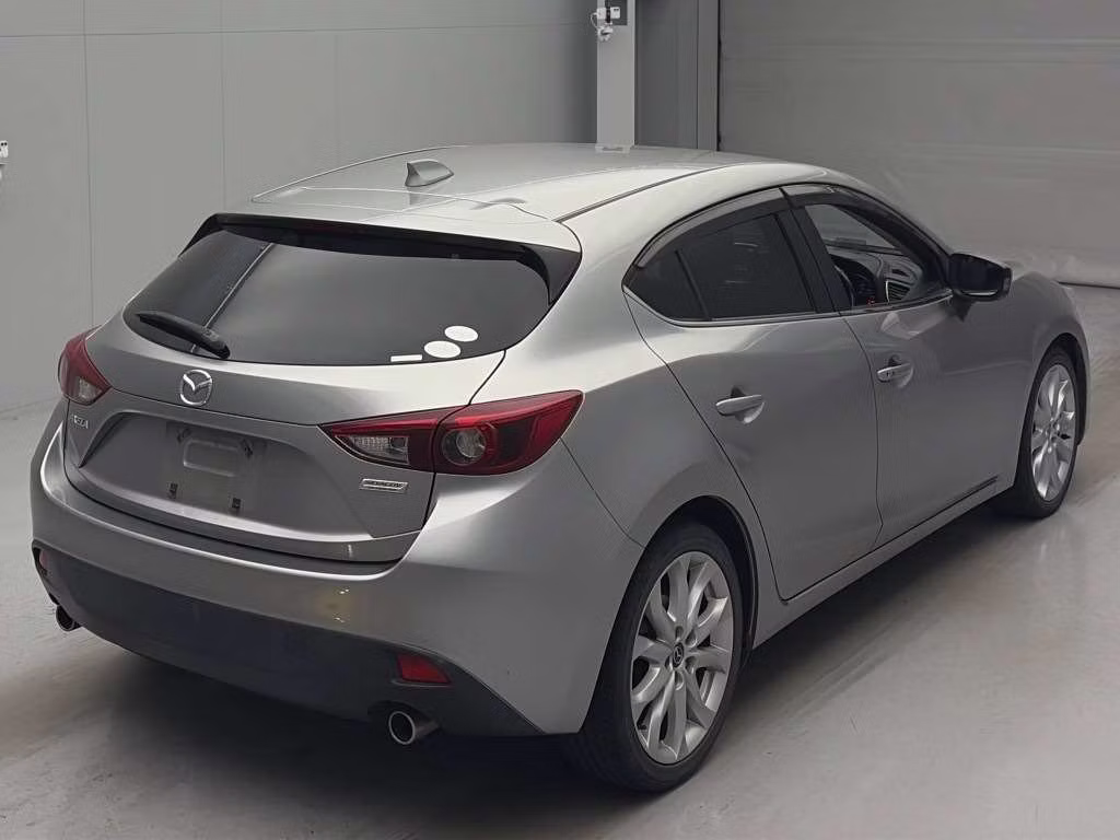 MAZDA AXELA