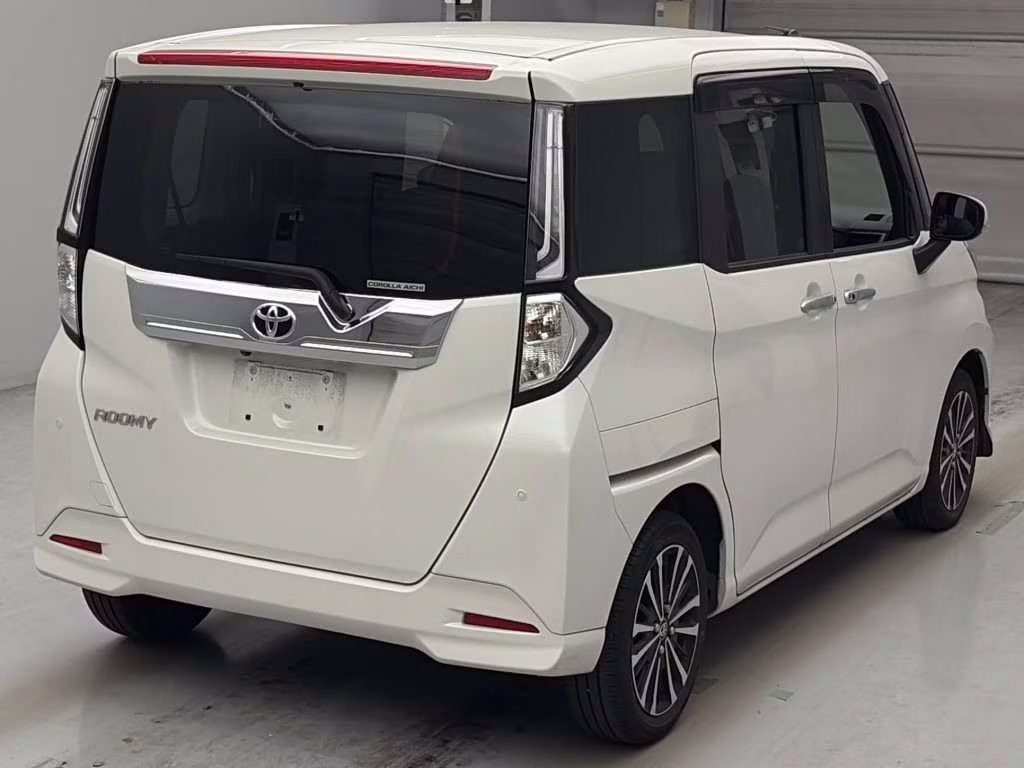 TOYOTA ROOMY