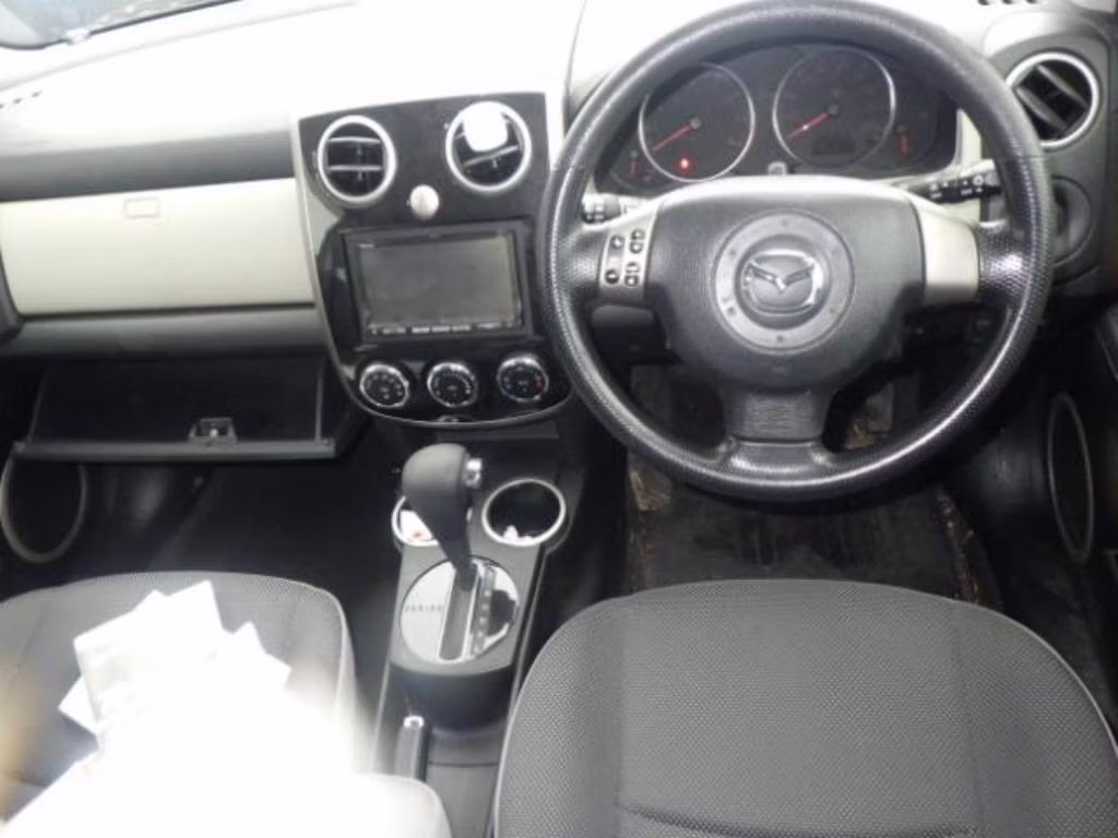 MAZDA VERISA
