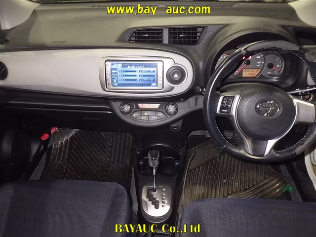 TOYOTA VITZ