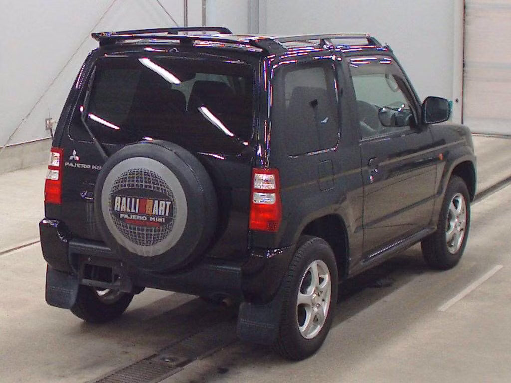 MITSUBISHI PAJERO MINI
