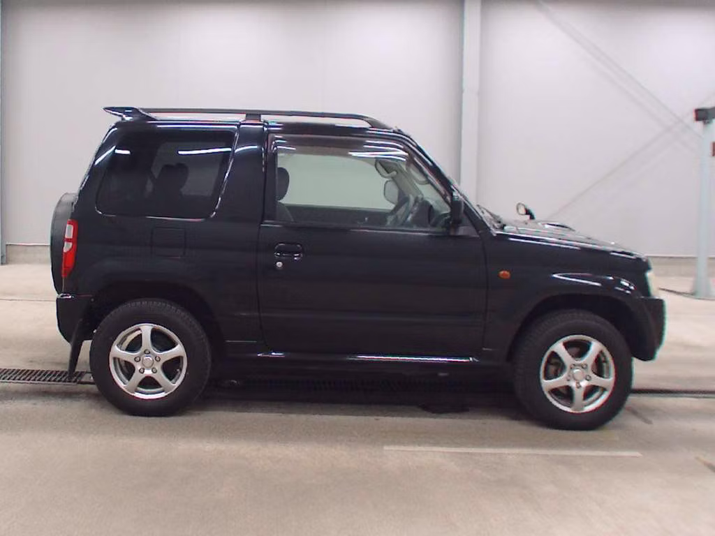 MITSUBISHI PAJERO MINI
