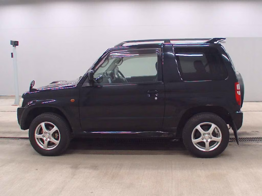 MITSUBISHI PAJERO MINI