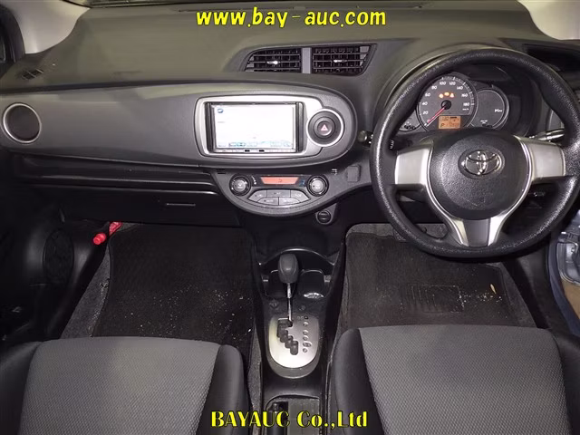 TOYOTA VITZ