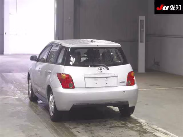 TOYOTA IST