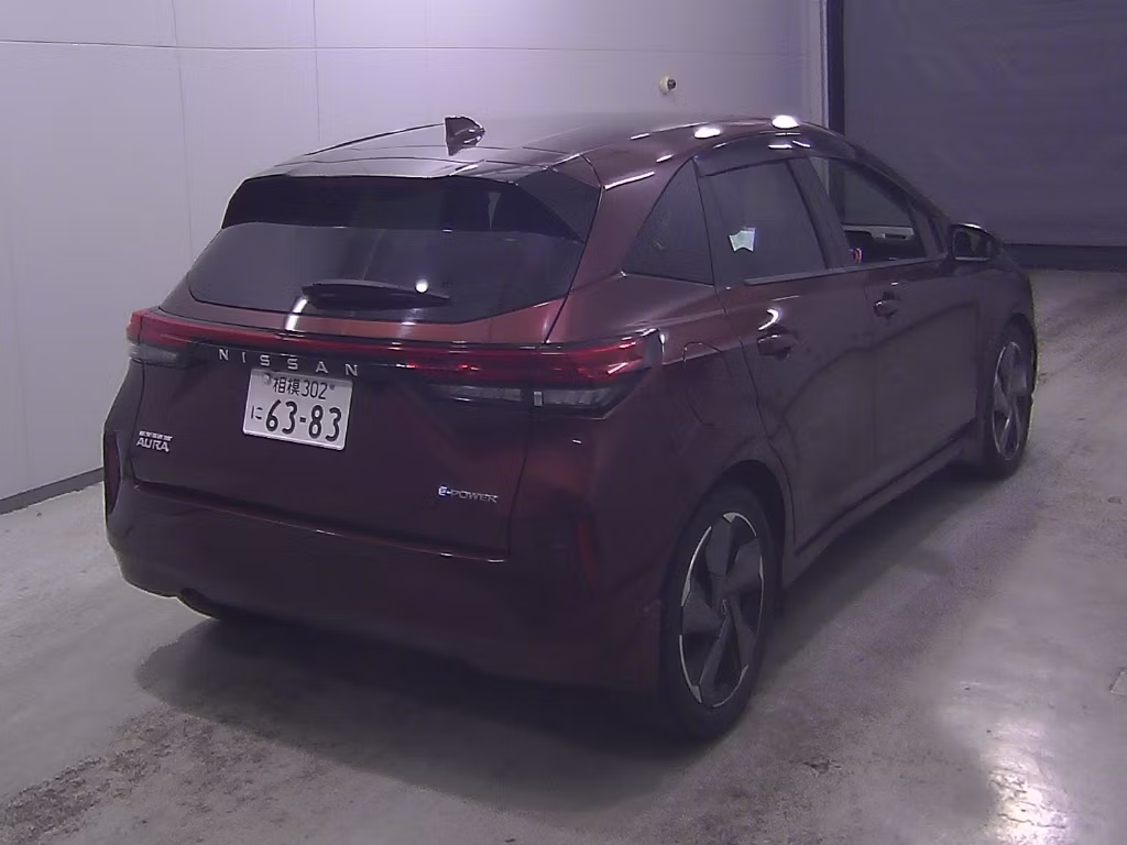NISSAN AURA
