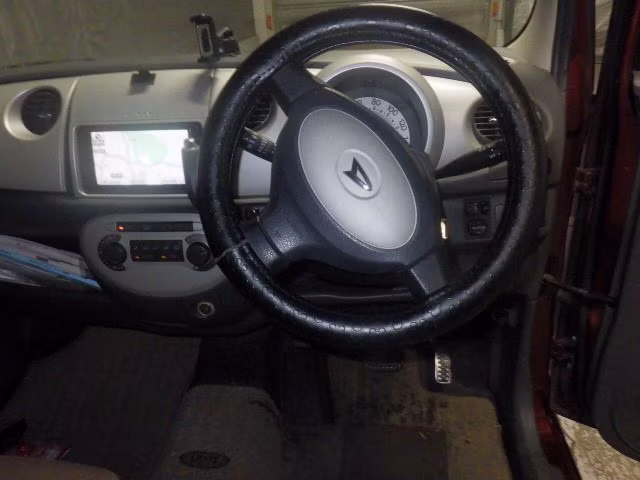DAIHATSU MOVE LATTE