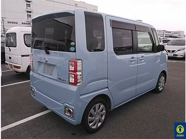 DAIHATSU WAKE