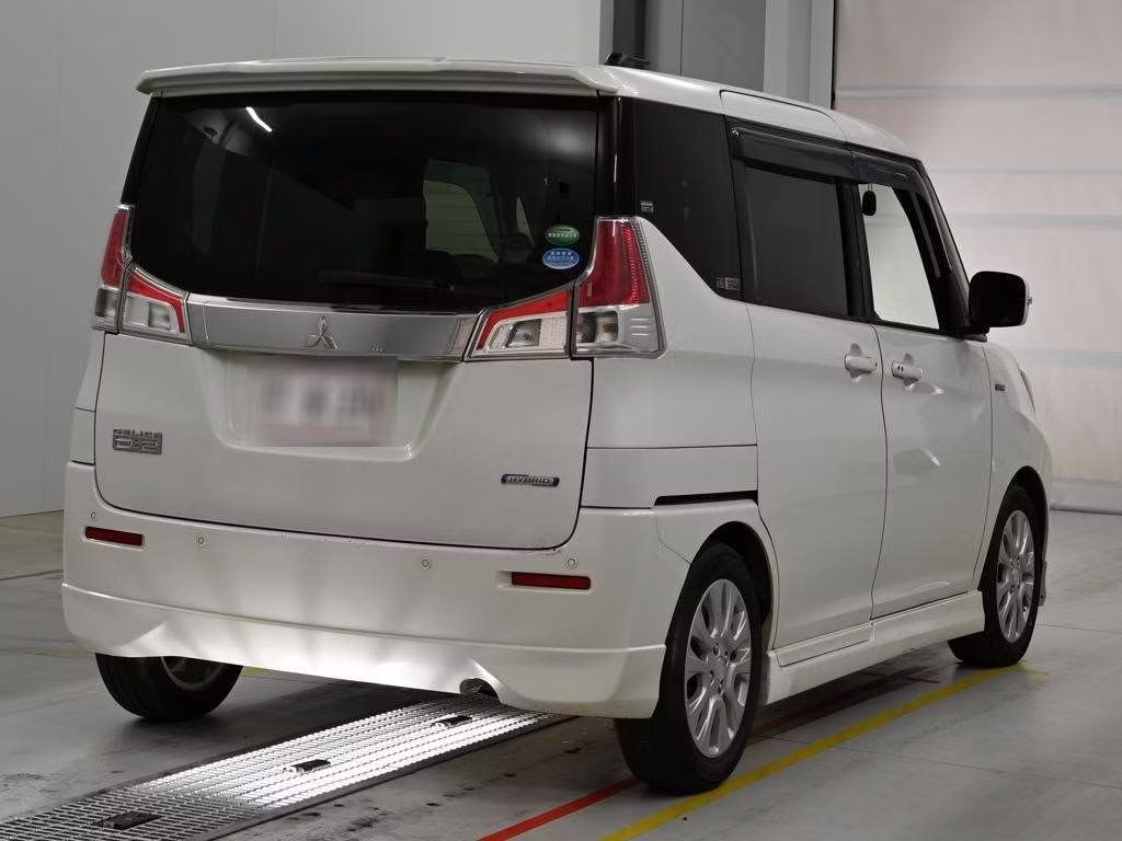 MITSUBISHI DELICA D:2