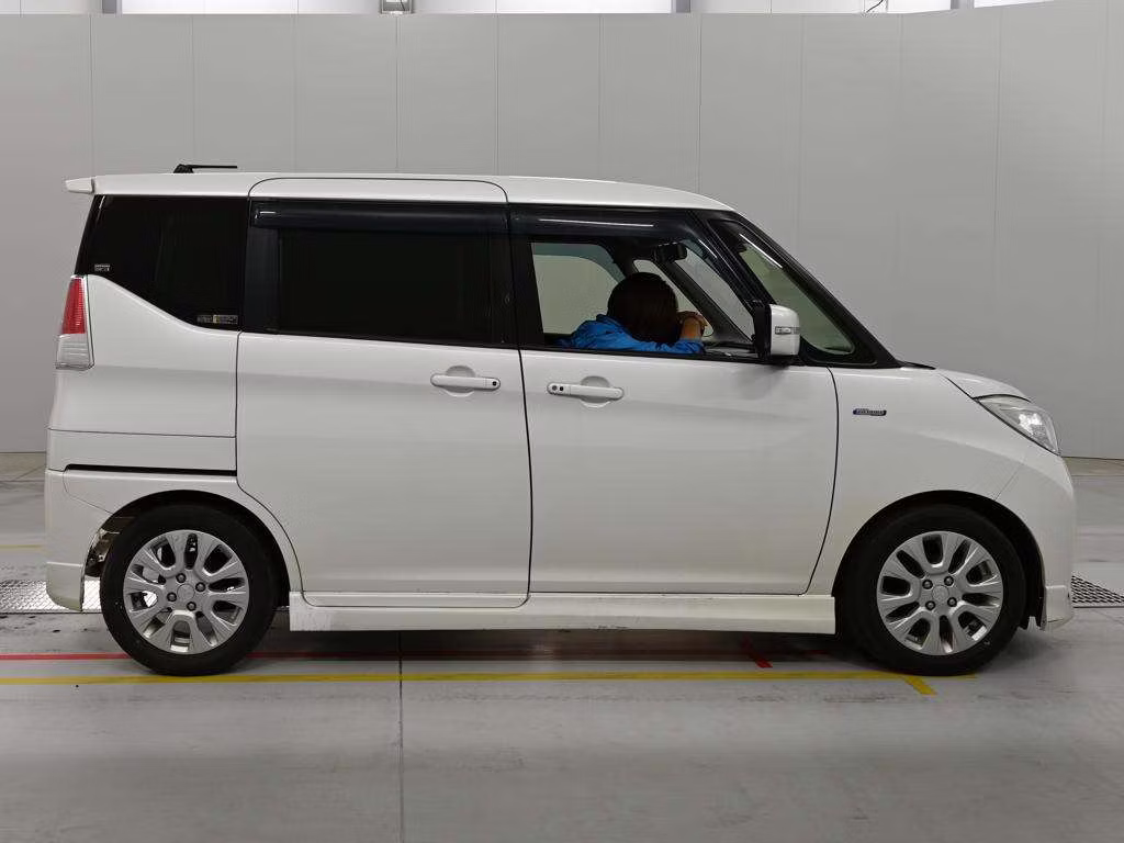 MITSUBISHI DELICA D:2