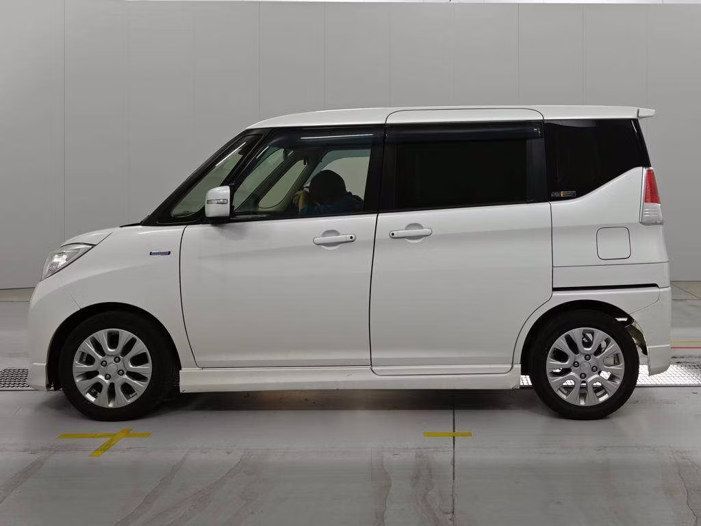 MITSUBISHI DELICA D:2