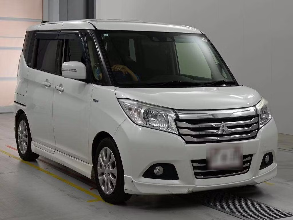MITSUBISHI DELICA D:2