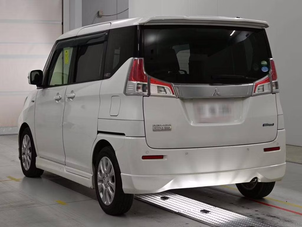 MITSUBISHI DELICA D:2