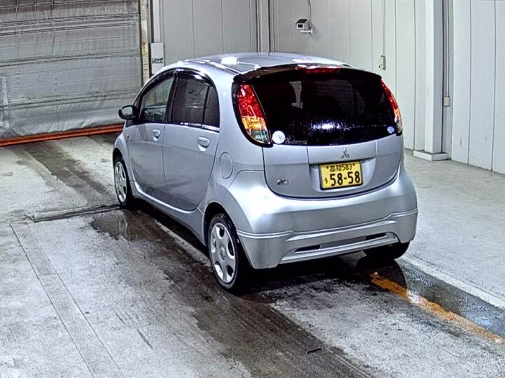 MITSUBISHI I
